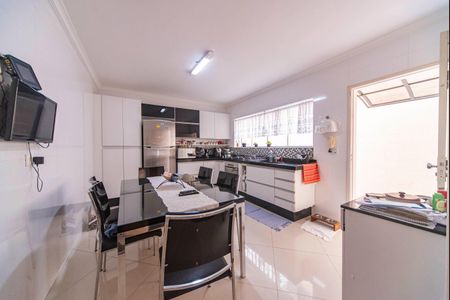 Casa à venda com 270m², 3 quartos e 2 vagasCozinha 