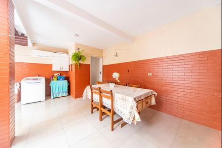 Casa à venda com 270m², 3 quartos e 2 vagasÁrea Gourmet e Área de serviço