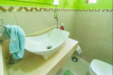 Casa à venda com 270m², 3 quartos e 2 vagasLavabo