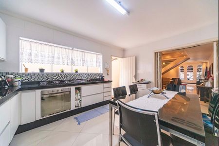 Casa à venda com 270m², 3 quartos e 2 vagasCozinha 