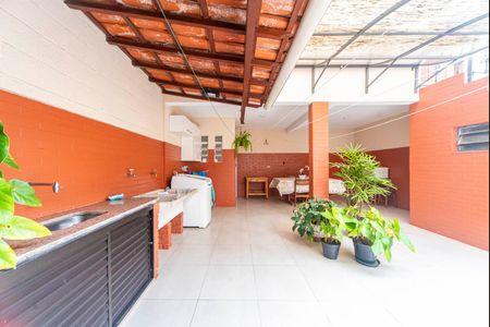 Casa à venda com 270m², 3 quartos e 2 vagasÁrea Gourmet e Área de serviço