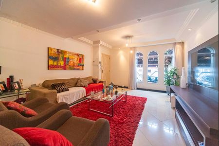 Casa à venda com 270m², 3 quartos e 2 vagasSala