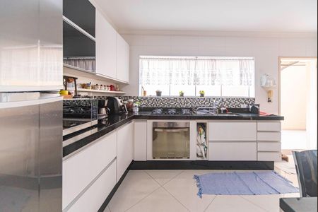 Casa à venda com 270m², 3 quartos e 2 vagasCozinha 