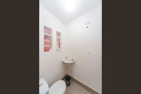 Casa à venda com 270m², 3 quartos e 2 vagasLavabo da Área Gourmet e Área de serviço