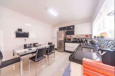 Casa à venda com 270m², 3 quartos e 2 vagasCozinha 