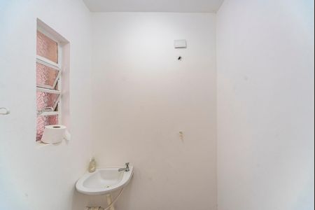 Casa à venda com 270m², 3 quartos e 2 vagasLavabo da Área Gourmet e Área de serviço