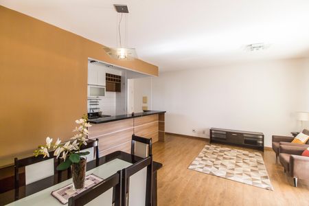 Apartamento à venda com 80m², 2 quartos e 2 vagasSala