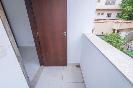 Apartamento para alugar com 69m², 2 quartos e 1 vaga Apartamento para alugar com 69m², 2 quartos e 1 vagavaranda