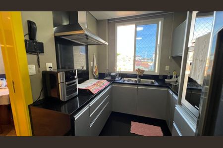 Apartamento à venda com 229m², 4 quartos e 4 vagas Apartamento à venda com 229m², 4 quartos e 4 vagasCozinha