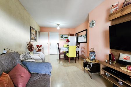 Apartamento à venda com 70m², 2 quartos e 1 vaga Apartamento à venda com 70m², 2 quartos e 1 vagaSala
