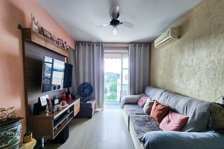 Apartamento à venda com 70m², 2 quartos e 1 vaga Apartamento à venda com 70m², 2 quartos e 1 vagaSala