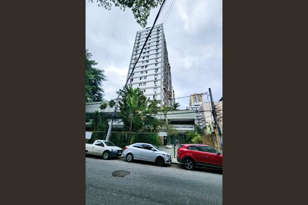 Apartamento à venda com 70m², 2 quartos e 1 vaga Apartamento à venda com 70m², 2 quartos e 1 vagaFachada