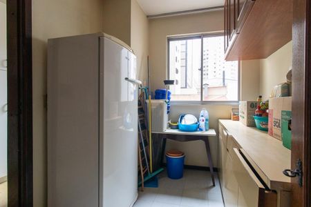 Apartamento à venda com 177m², 3 quartos e 2 vagas Apartamento à venda com 177m², 3 quartos e 2 vagasDespensa