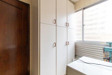 Apartamento à venda com 177m², 3 quartos e 2 vagas Apartamento à venda com 177m², 3 quartos e 2 vagasÁrea de Serviço