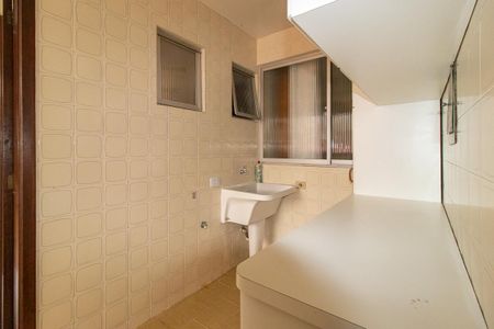 Apartamento à venda com 177m², 3 quartos e 2 vagas Apartamento à venda com 177m², 3 quartos e 2 vagasÁrea de Serviço