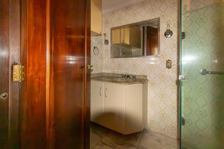 Apartamento à venda com 177m², 3 quartos e 2 vagas Apartamento à venda com 177m², 3 quartos e 2 vagasBanheiro da Suíte