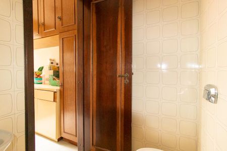 Apartamento à venda com 177m², 3 quartos e 2 vagas Apartamento à venda com 177m², 3 quartos e 2 vagasBanheiro de serviço
