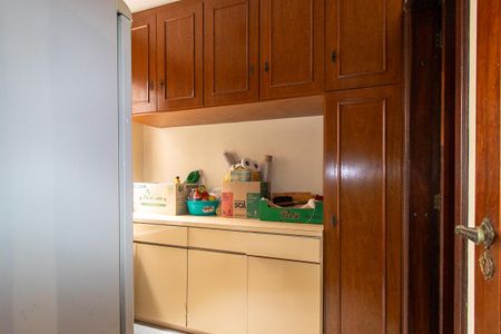 Apartamento à venda com 177m², 3 quartos e 2 vagas Apartamento à venda com 177m², 3 quartos e 2 vagasDespensa