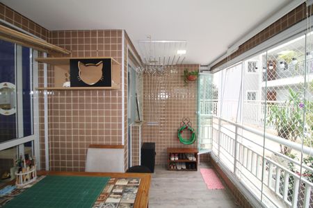 Apartamento à venda com 65m², 2 quartos e 1 vagaSala / Cozinha - Varanda