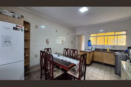 Casa para alugar com 100m², 3 quartos e 1 vagaCozinha 