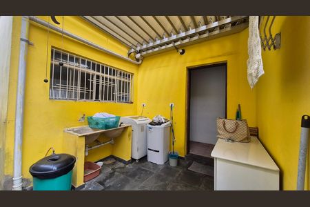 Casa para alugar com 100m², 3 quartos e 1 vagaÁrea de serviço 