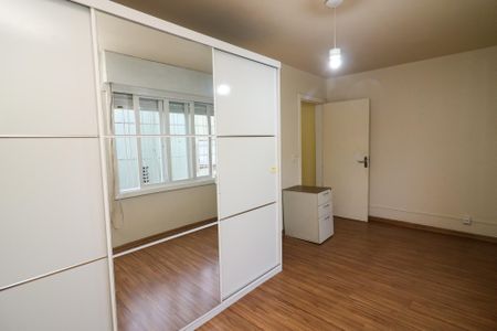 Quarto 1 de apartamento para alugar com 2 quartos, 66m² em Santa Tereza, Porto Alegre