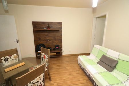 Sala de apartamento para alugar com 2 quartos, 66m² em Santa Tereza, Porto Alegre