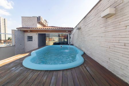 Casa para alugar com 100m², 3 quartos e 1 vaga Casa para alugar com 100m², 3 quartos e 1 vagaÁrea comum - Piscina