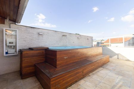 Casa para alugar com 100m², 3 quartos e 1 vaga Casa para alugar com 100m², 3 quartos e 1 vagaÁrea comum - Piscina