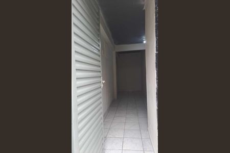 Entrada de casa para alugar com 1 quarto, 28m² em Praça Seca, Rio de Janeiro