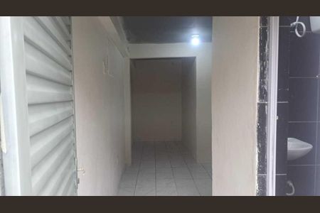 Entrada de casa para alugar com 1 quarto, 28m² em Praça Seca, Rio de Janeiro