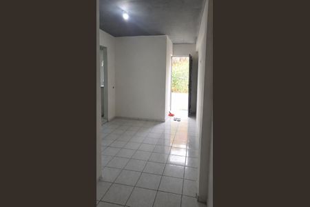 Entrada de casa para alugar com 1 quarto, 28m² em Praça Seca, Rio de Janeiro