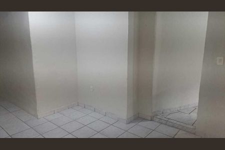 Quarto de casa para alugar com 1 quarto, 28m² em Praça Seca, Rio de Janeiro