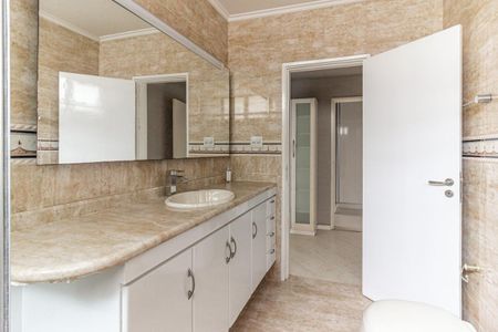 Apartamento à venda com 330m², 4 quartos e 2 vagasBanheiro da Suíte
