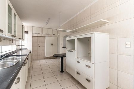 Apartamento à venda com 330m², 4 quartos e 2 vagasCozinha
