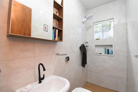 Casa à venda com 156m², 3 quartos e 4 vagasBanheiro 2