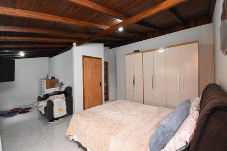 Casa à venda com 156m², 3 quartos e 4 vagasSuíte