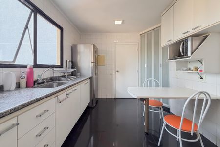 Apartamento para alugar com 124m², 3 quartos e 2 vagasCozinha