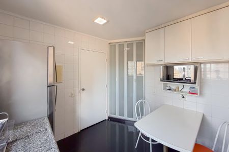 Apartamento para alugar com 124m², 3 quartos e 2 vagasCozinha