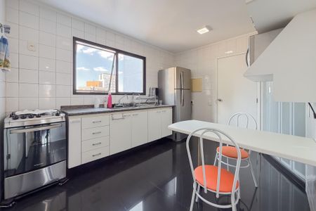 Apartamento para alugar com 124m², 3 quartos e 2 vagasCozinha