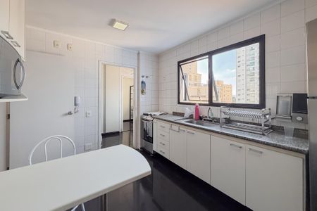 Apartamento para alugar com 124m², 3 quartos e 2 vagasCozinha