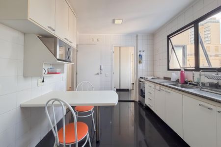 Apartamento para alugar com 124m², 3 quartos e 2 vagasCozinha