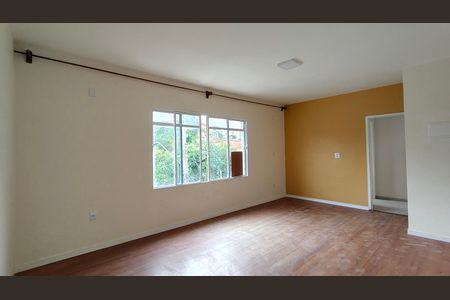 Sala de casa para alugar com 3 quartos, 100m² em Vila Mangalot, São Paulo