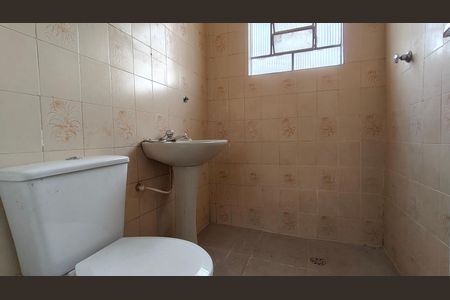 Casa para alugar com 100m², 3 quartos e sem vaga Casa para alugar com 100m², 3 quartos e sem vagaBanheiro de Serviço