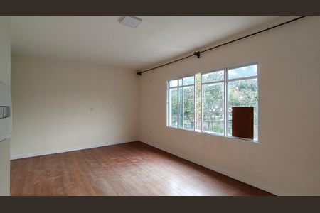 Sala de casa para alugar com 3 quartos, 100m² em Vila Mangalot, São Paulo