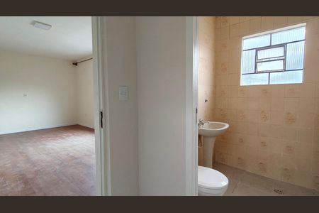 Casa para alugar com 100m², 3 quartos e sem vaga Casa para alugar com 100m², 3 quartos e sem vagaBanheiro de Serviço