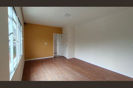Casa para alugar com 100m², 3 quartos e sem vaga Casa para alugar com 100m², 3 quartos e sem vagaSala