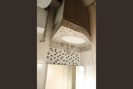 Casa à venda com 127m², 4 quartos e 2 vagasbanheiro 1