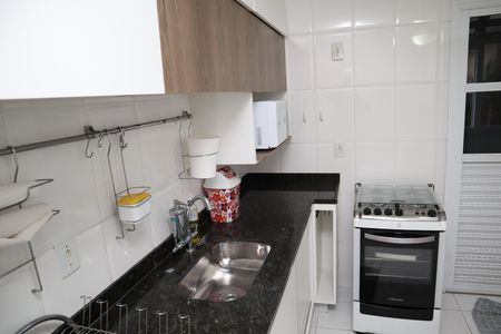 Casa à venda com 127m², 4 quartos e 2 vagascozinha