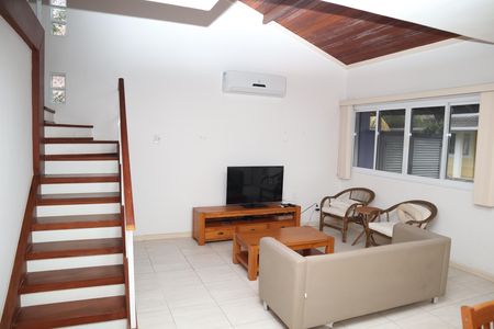 Casa à venda com 127m², 4 quartos e 2 vagassala